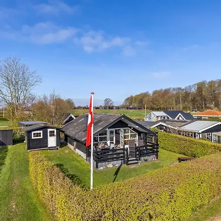 Uuno - 200m From The Sea By Interhome *