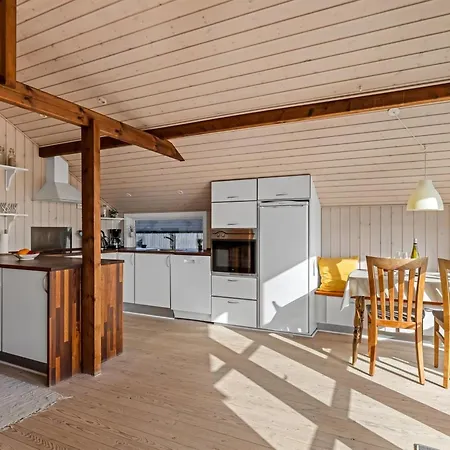 Uuno - 200m From The Sea By Interhome