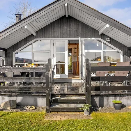 Uuno - 200m From The Sea By Interhome *