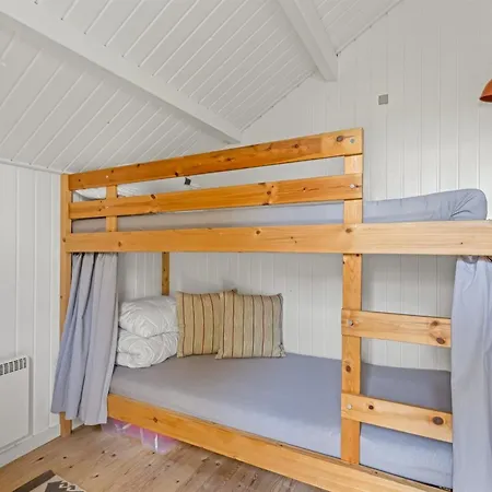 Uuno - 200m From The Sea By Interhome